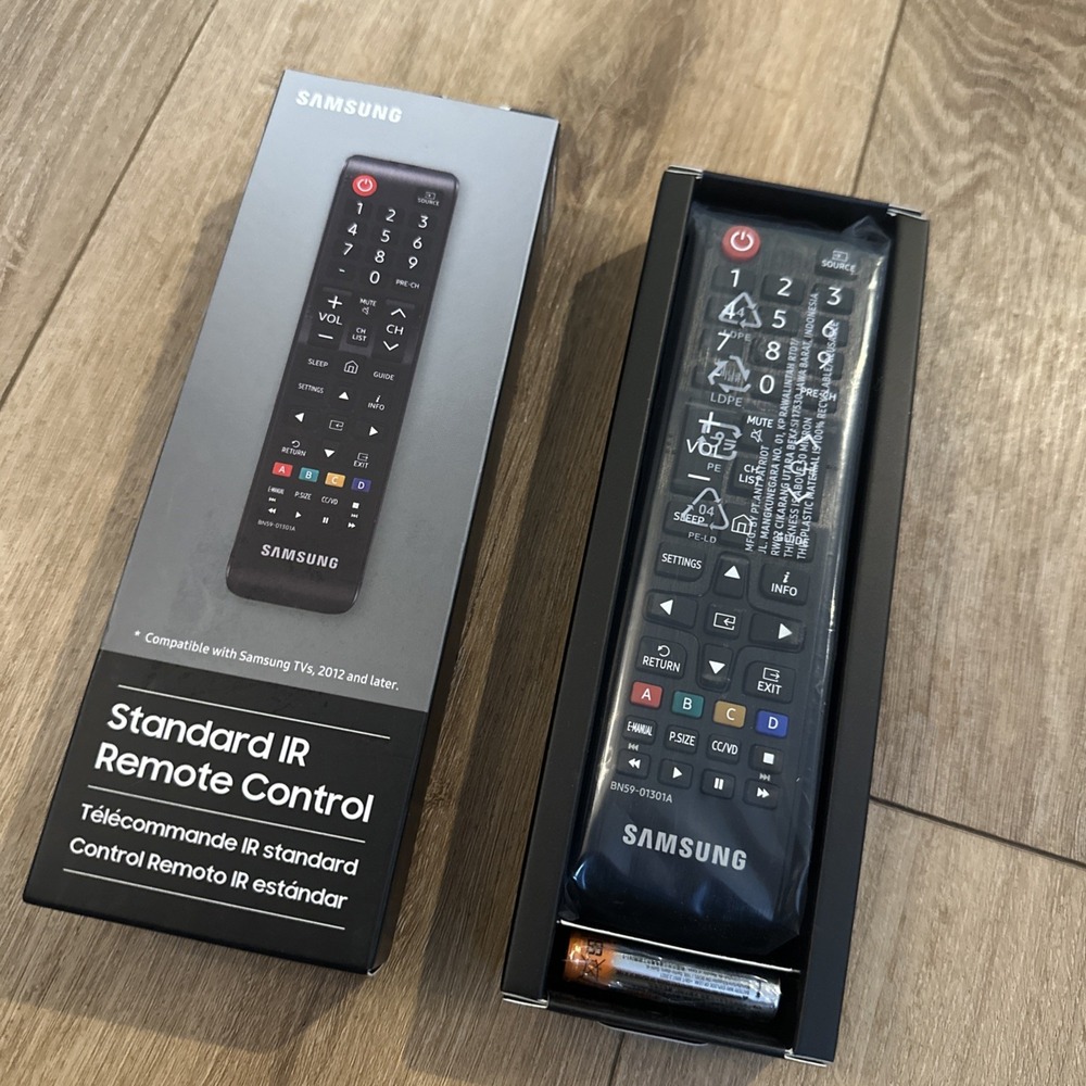 Samsung STANDARD IR REMOTE CONTROL Smart TV & Projectors VG-TM1240AN/ZA BLACK